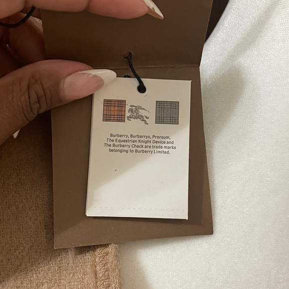 NWT - Burberry Wool Reversible Cape - Picture 6 of 8